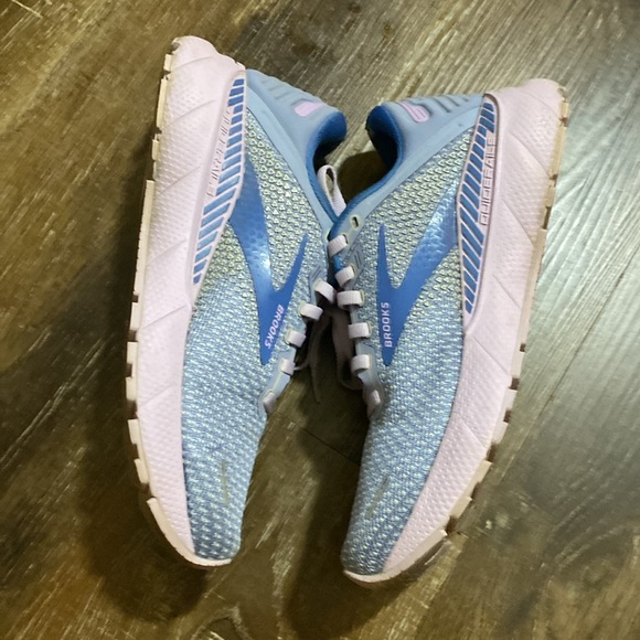 BROOKS Adrenaline GTS 22 Shoes - Picture 6 of 7